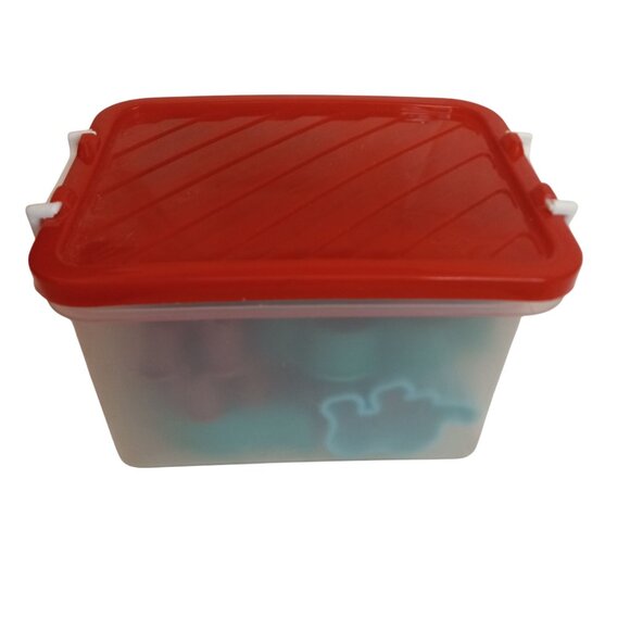 Plastic Cookie Cutter Set Storage Box 17 Assorted Shapes Hearts Animals Holiday - Picture 8 of 8